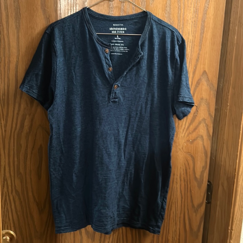 Abercrombie and Fitch Indigo dyed s/s henley. Size small.